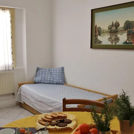 Apartament House Ciclamino
